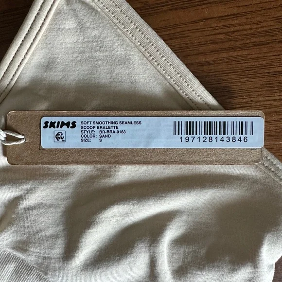 NWT SKIMS Soft Smoothing Seamless Scoop Bralette - Picture 6 of 11